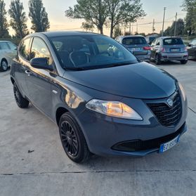 Lancia Ypsilon 0.9 TwinAir 85 CV 5 porte Metano Ecochic Elefantino