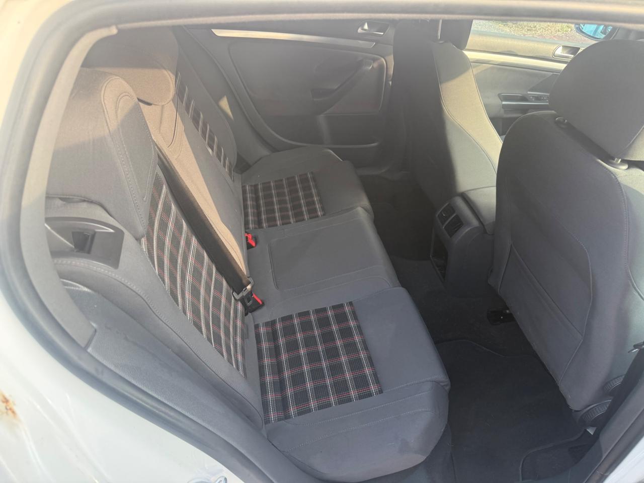 Volkswagen Golf GTI 2.0 16V TFSI 5p.