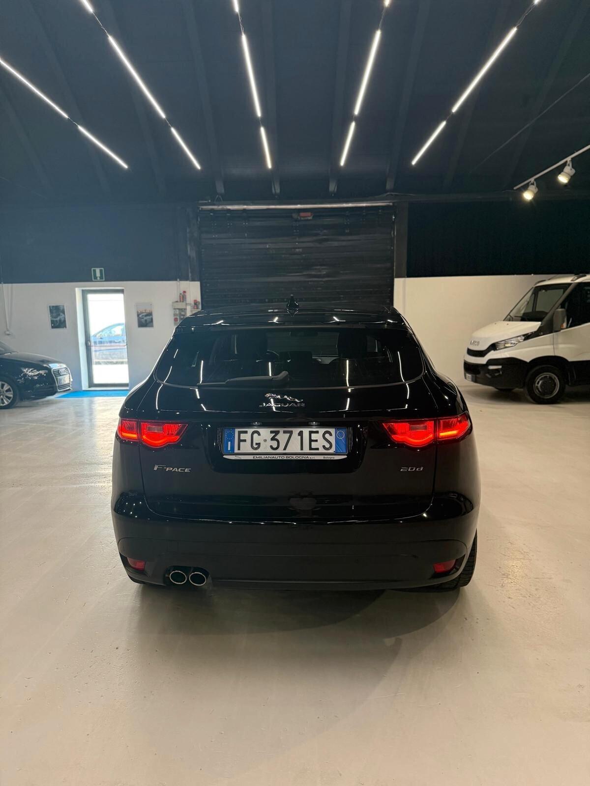 Jaguar F-Pace 2.0 D 180 CV Portfolio