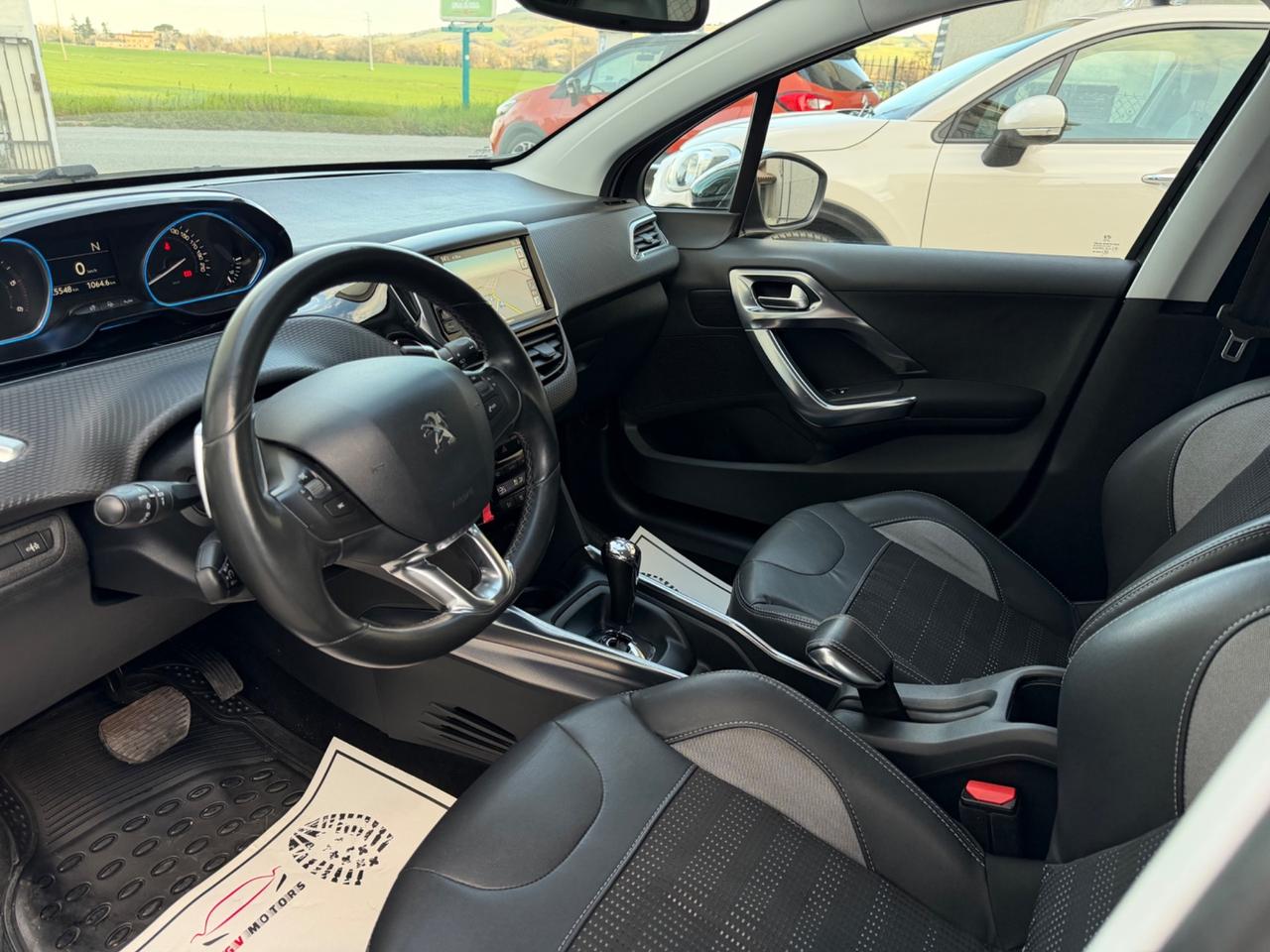 Peugeot 2008 1.6 e-HDi 92CV Allure - CAMBIO AUTOMATICO