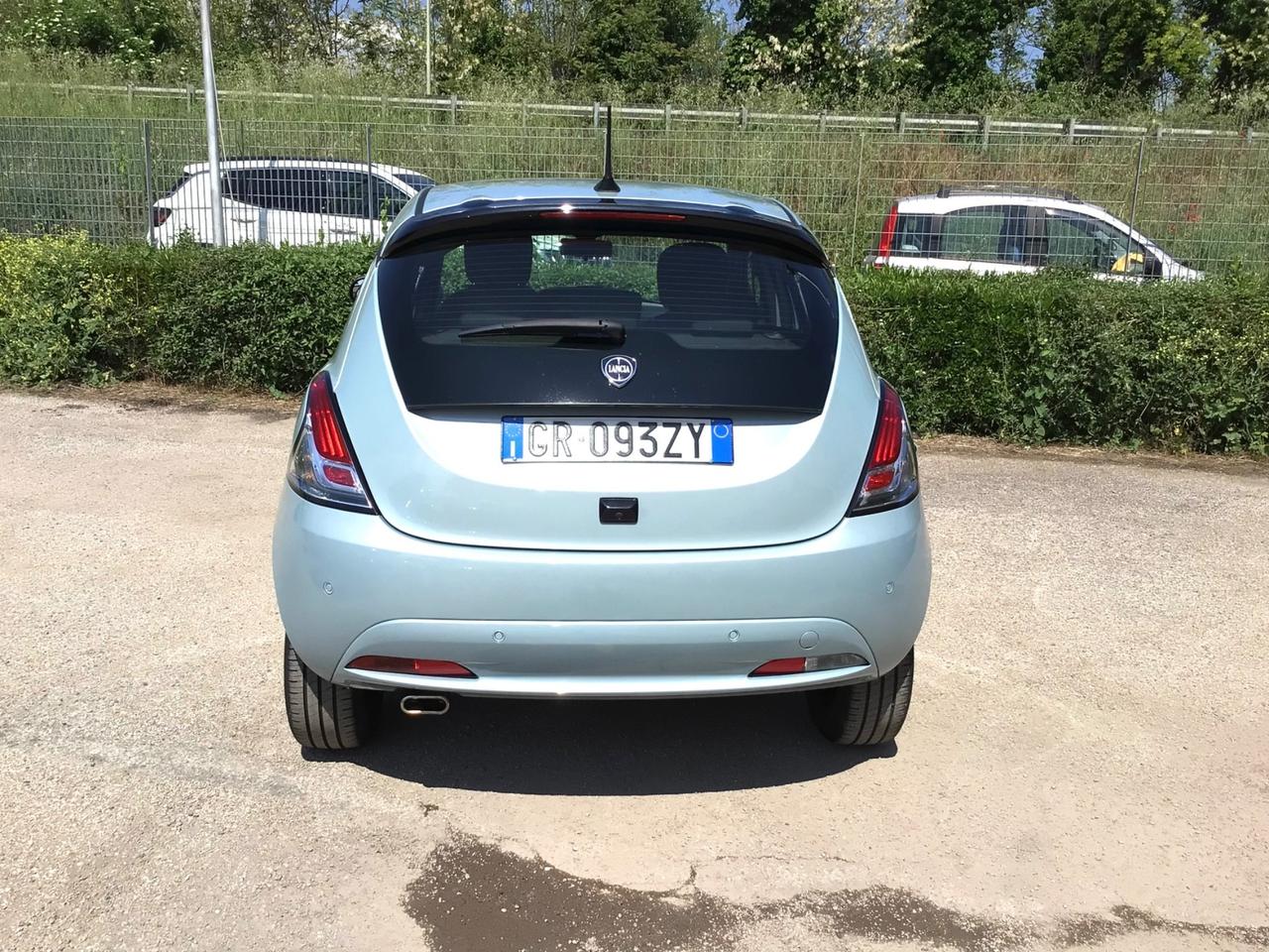 Lancia Ypsilon 1.0 FireFly 5p Hybrid Platino