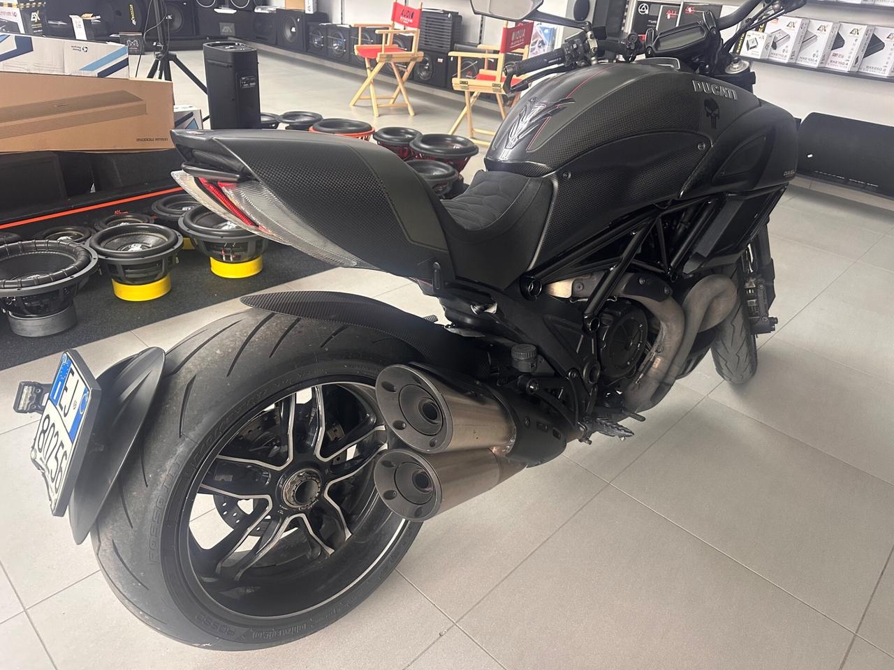 Ducati Diavel Carbon lux