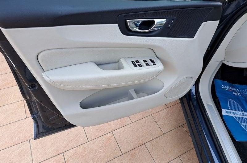 Volvo XC60 B4 AWD Geartronic Momentum