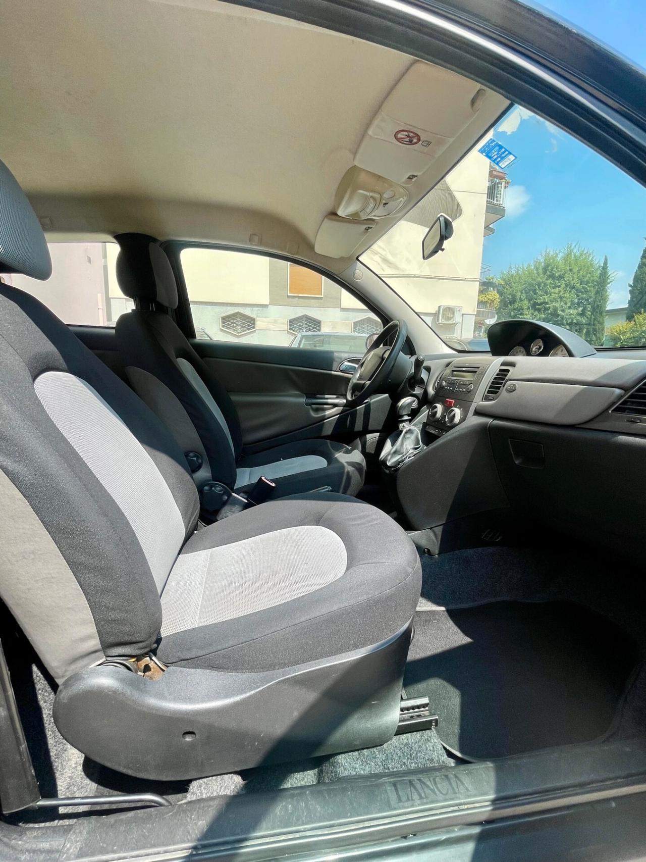 Lancia Ypsilon 1.2 NEOPATENTATI GARANZIA TAGLIANDATA