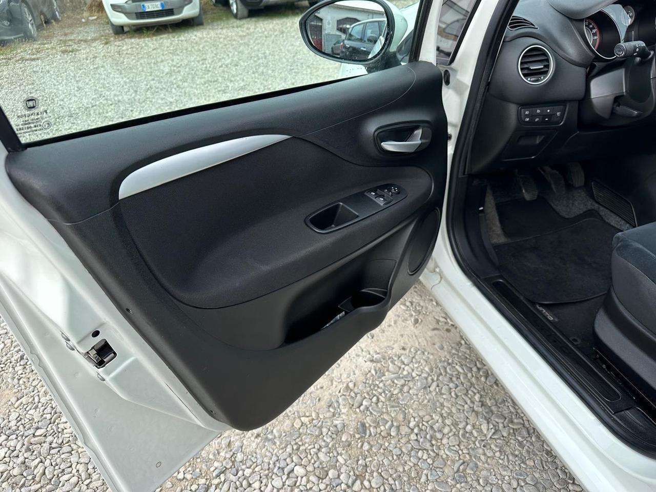 Fiat Punto 1.4 8V 5 porte Natural Power Street