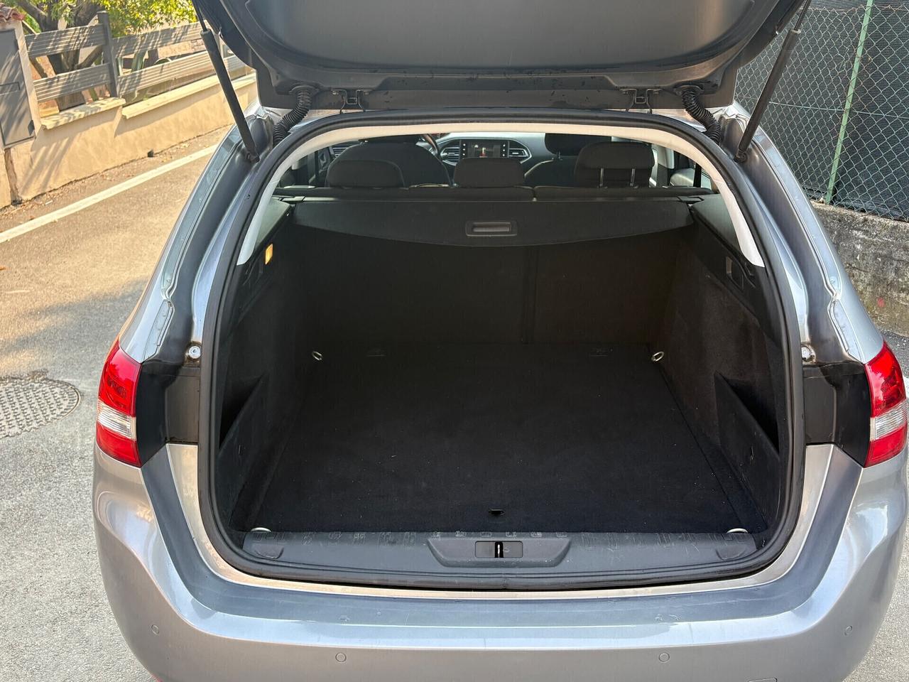 Peugeot 308 130 S&S SW GT Line EURO 6b