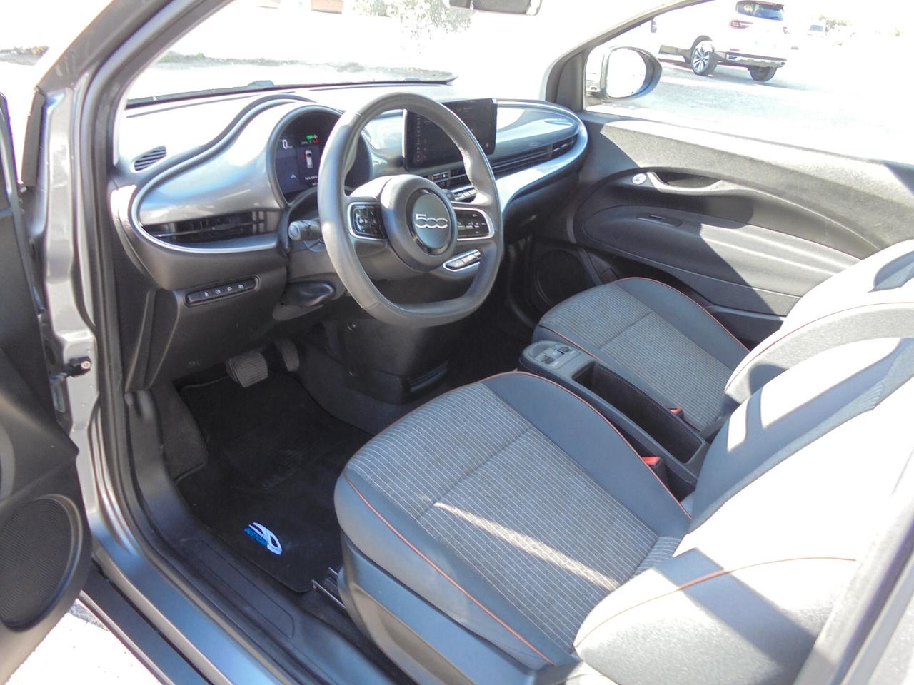 Fiat 500 500e Berlina 42 kWh Icon