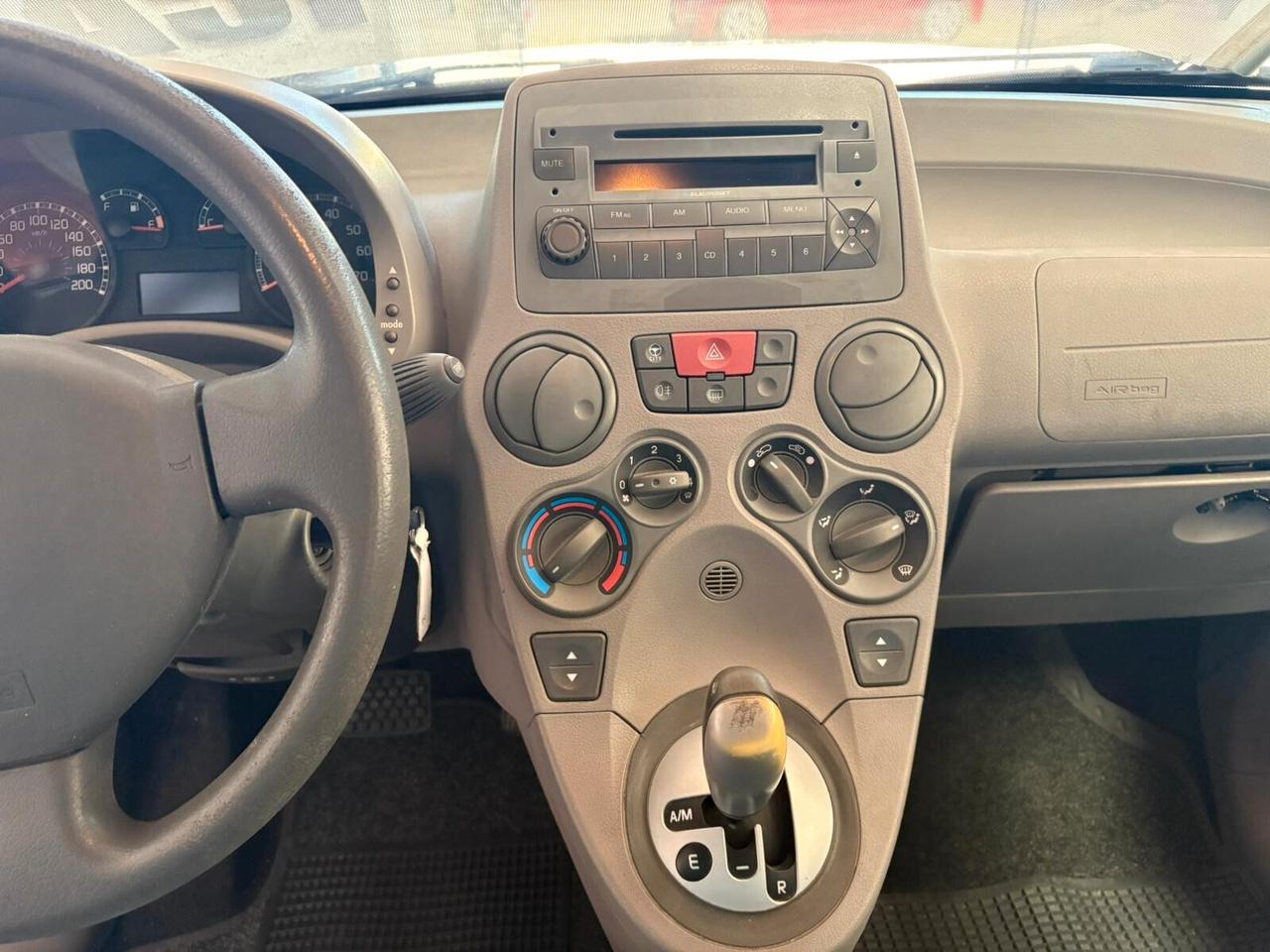 FIAT PANDA CAMBIO AUT. DUALOGIC Benzina 1200 CV 60 X NEOPATENTATI Km136.409 Certificati