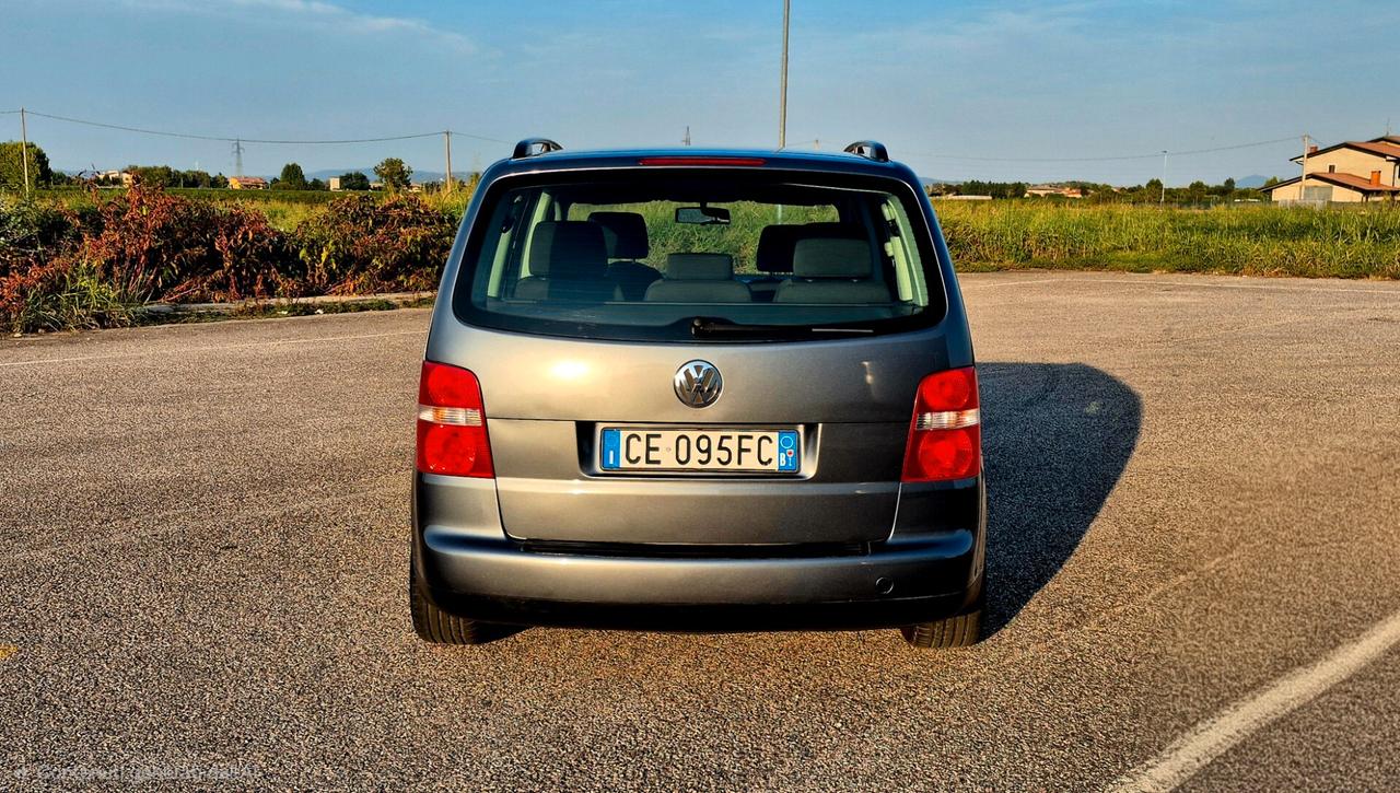 Volkswagen Touran 1.6 16V 6 MARCE 7 POSTI