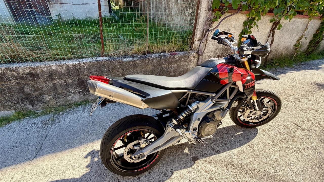 Aprilia Dorsoduro 750
