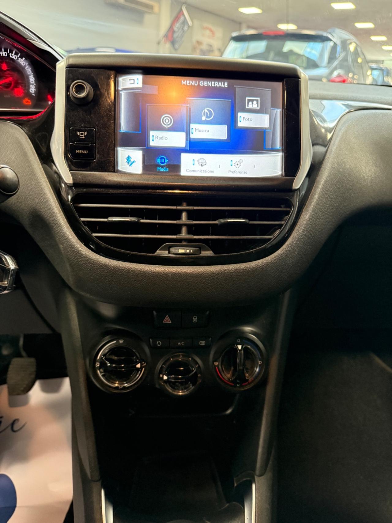 Peugeot 208 1.2 VTi 82 CV 5 porte Access Ok Neopatentati