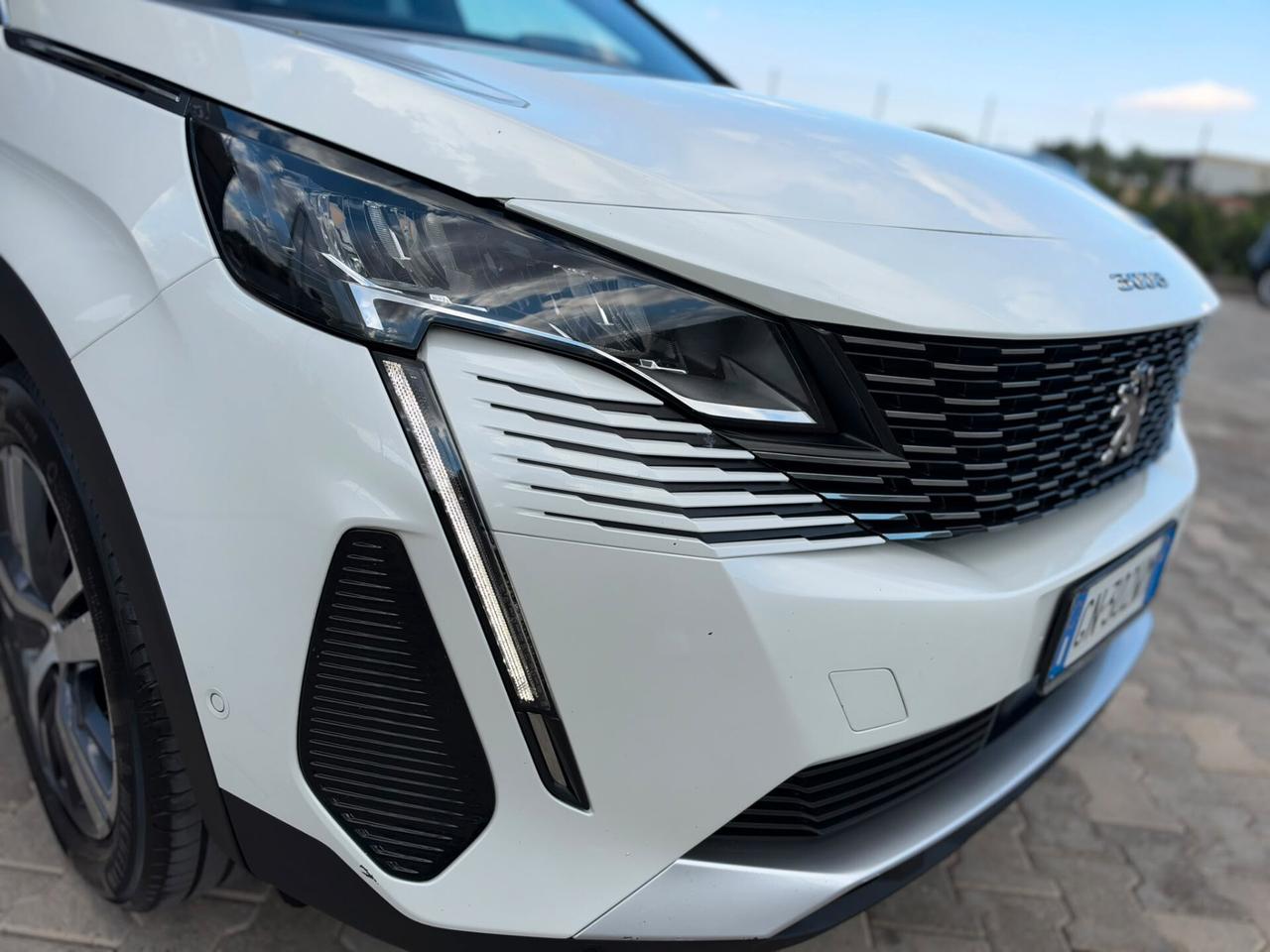 PEUGEOT 3008 1.5 HDI 130CV ALLURE 2023