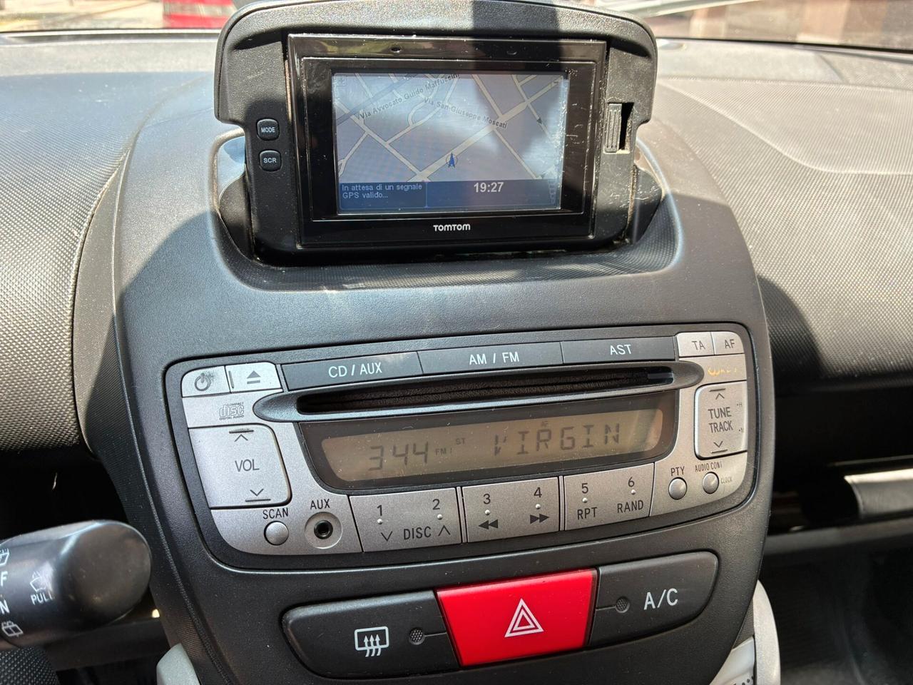 Toyota Aygo 1.0 5p Navi perfetta-2012