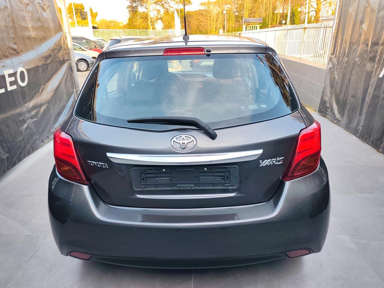 Toyota Yaris 1.0 BENZINA Lounge