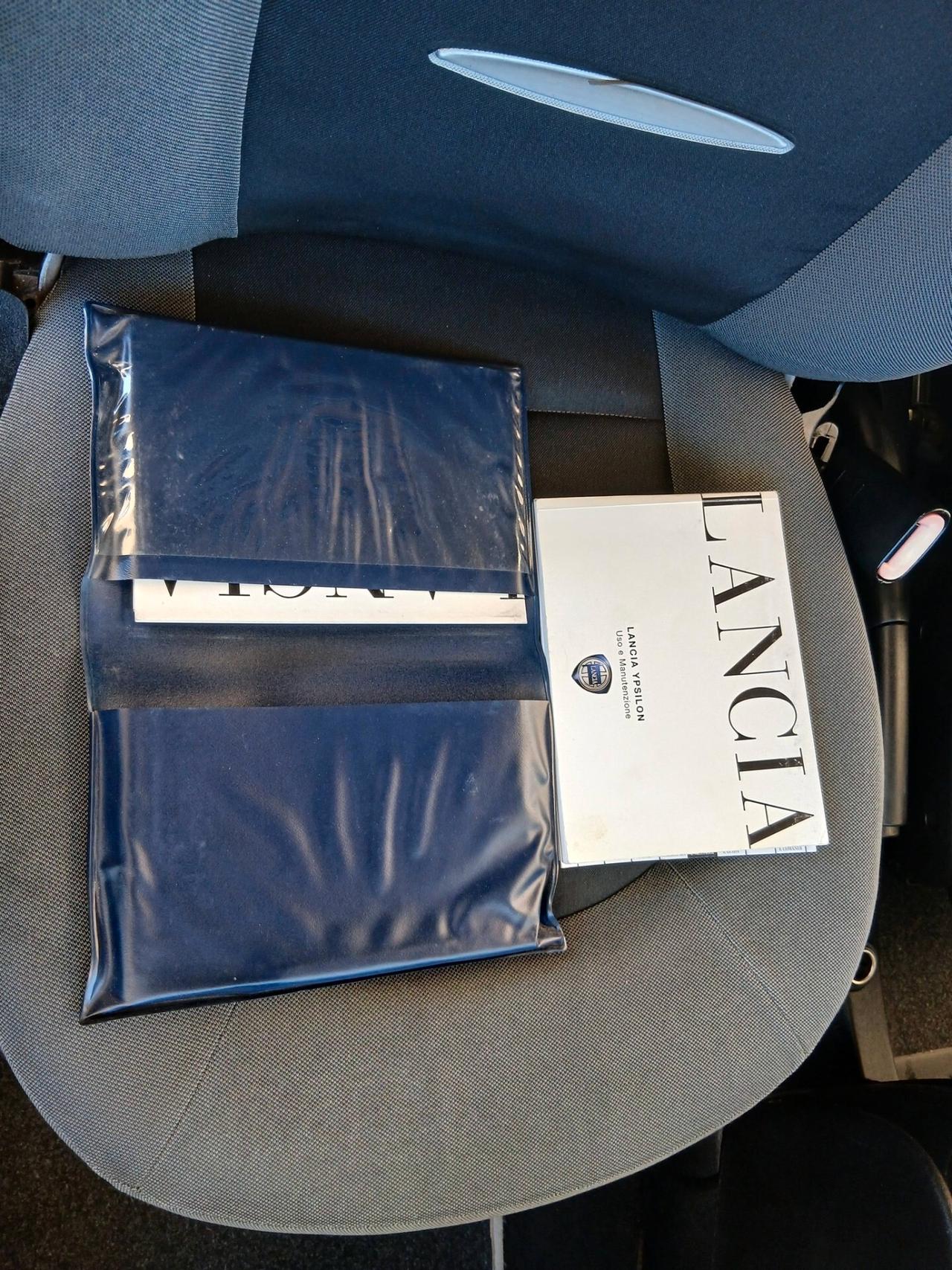 Lancia Ypsilon 1.3 MJT 75 CV full 06