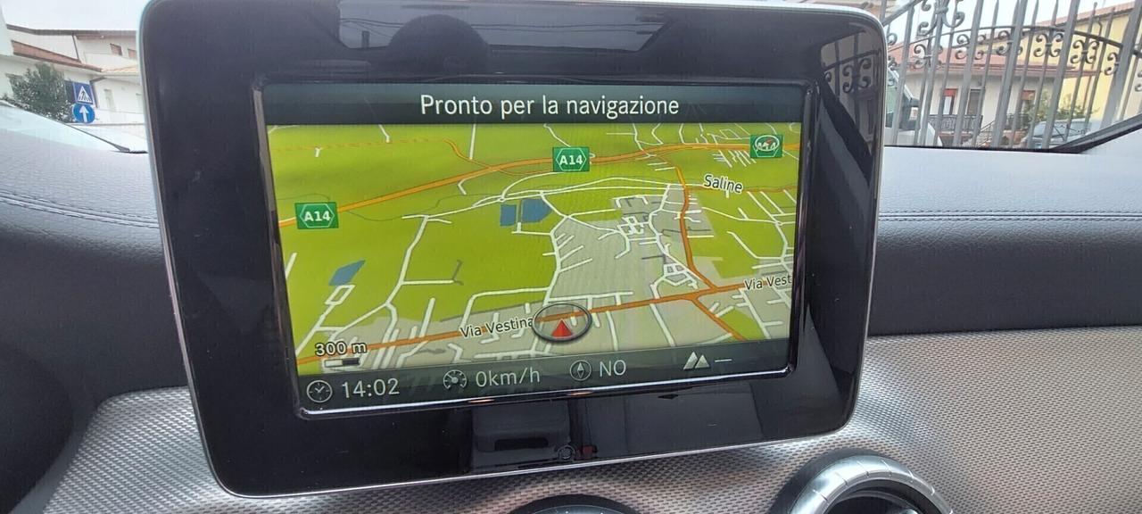 CLA 200 AUTOMATIC PREMIUM DARK NIGHT 140 CV AMG NAVI PELLE TELEFONO FULL FULL TETTO APRIBILE