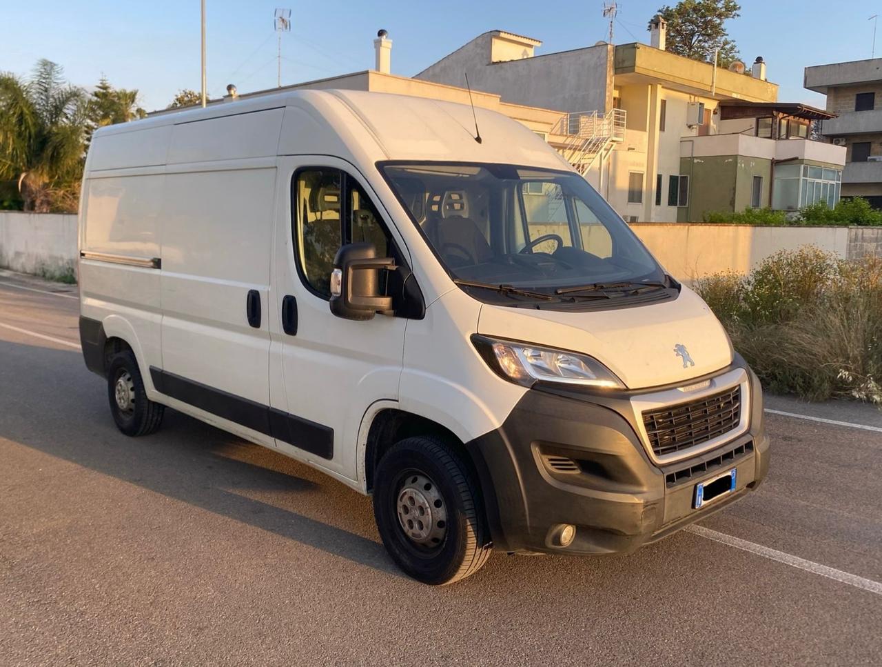 Peugeot Boxer 335 L2 H2 2.0 BlueHDI 130cv