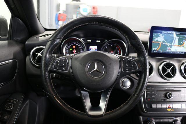 MERCEDES-BENZ GLA 200 d Automatic 4Matic Sport