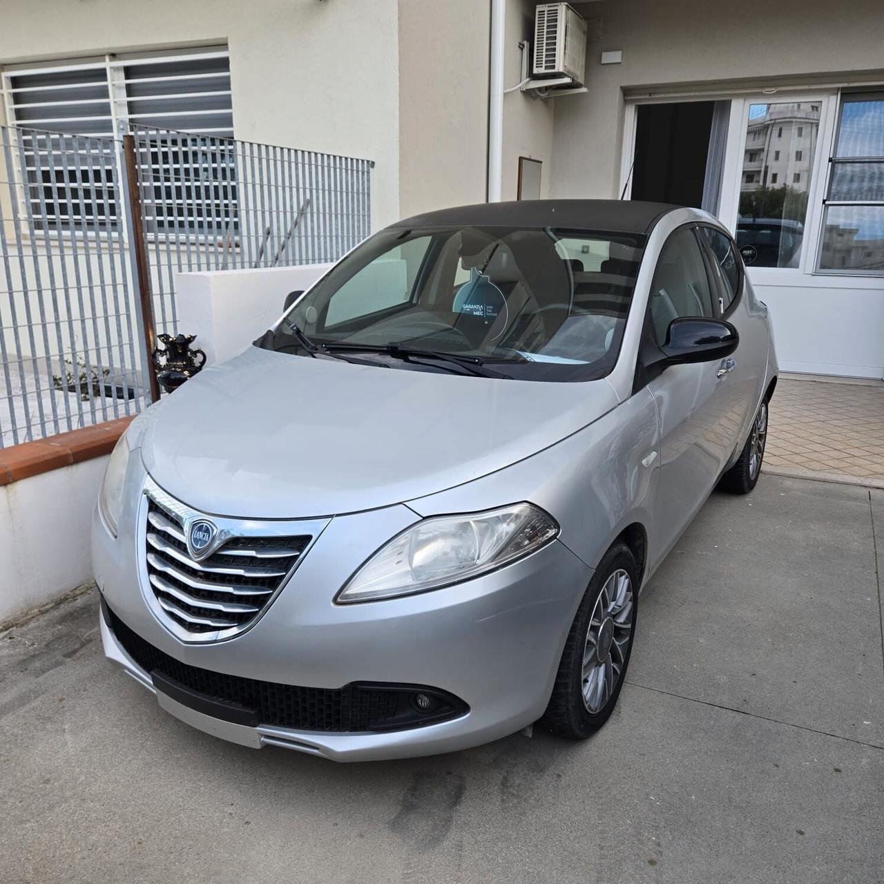 Lancia Ypsilon 1.3 MJT 16V 95 CV 5 porte S&S Silver