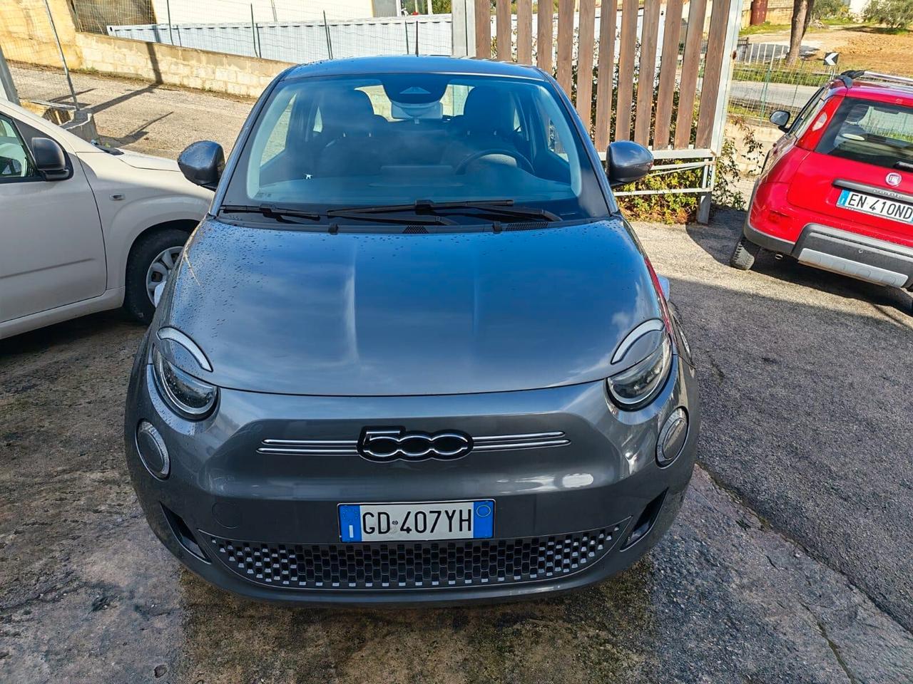 Fiat 500 500e Berlina 42 kWh La Prima