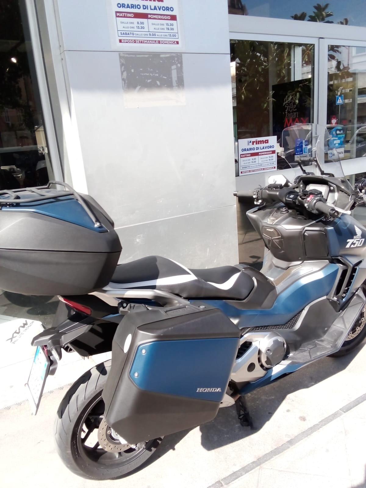 Honda Forza 750
