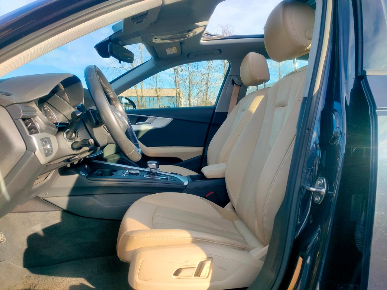 Audi A4 2.0 TDI 122 CV S tronic Sport TETTO PANORAMICO NEOPATENTATI