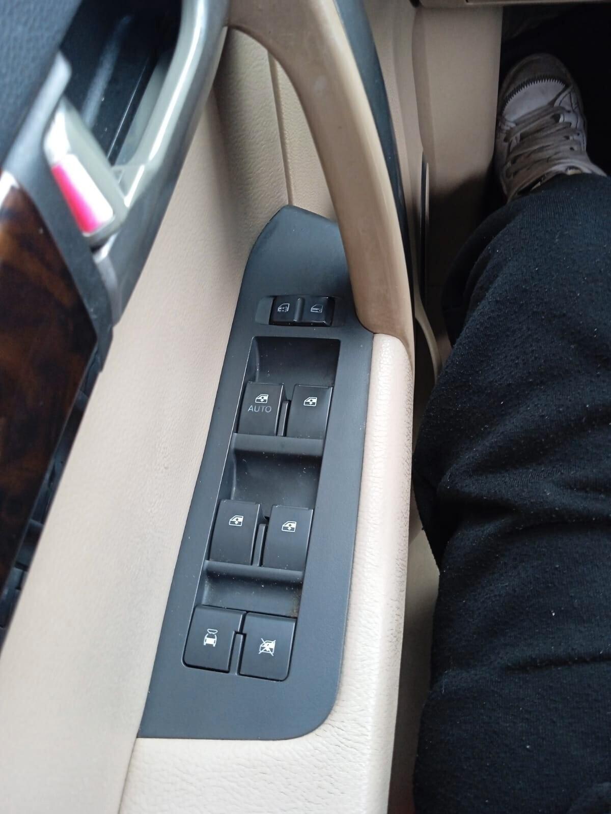 Chevrolet Captiva 2.0 VCDi LT 5 POSTI