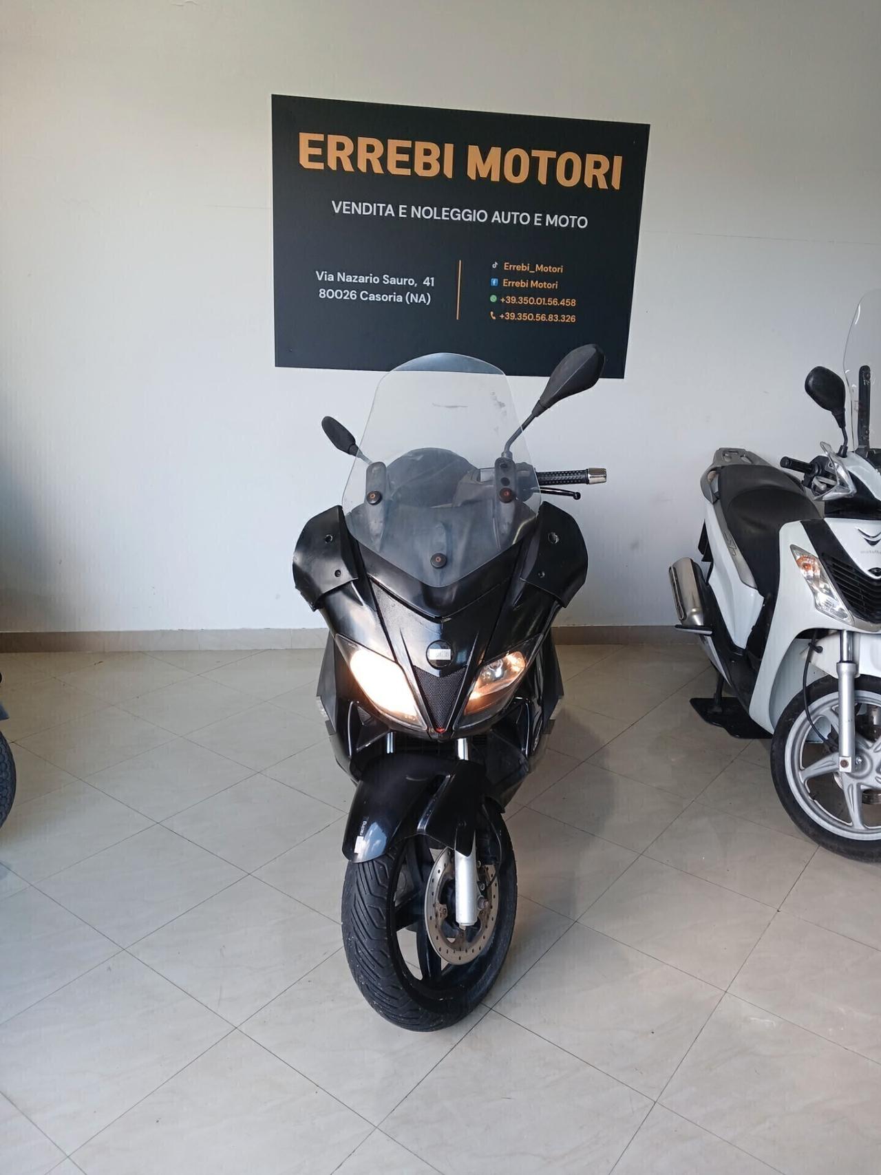 Aprilia SR Max 300 GARANTITO 12 MESI