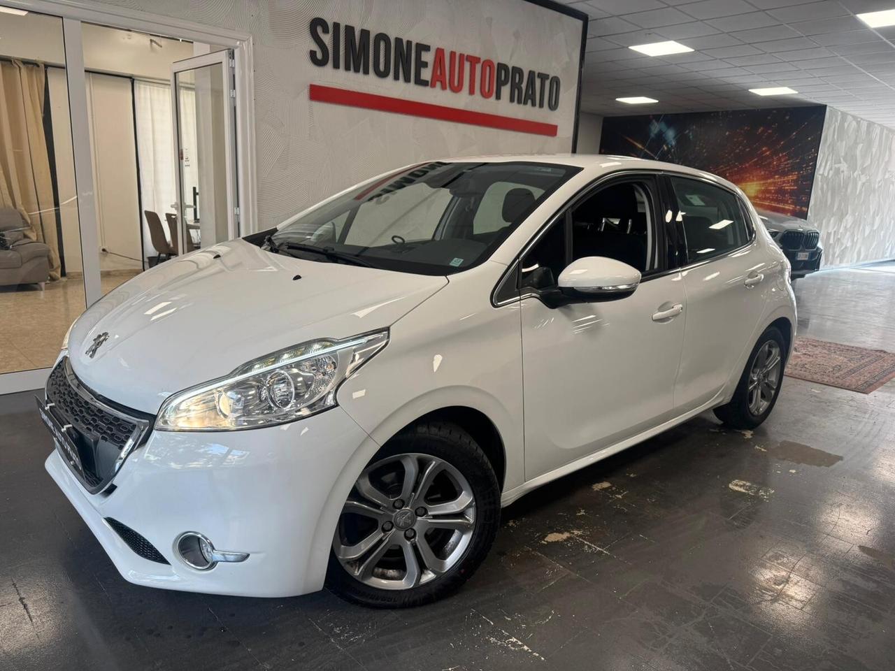 Peugeot 208 1.4 HDi 68 CV 5 porte Allure