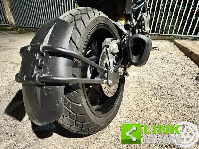 BENELLI Leoncino 800 .