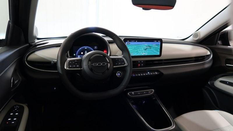FIAT 600 600 1.2 hybrid La Prima 110cv auto
