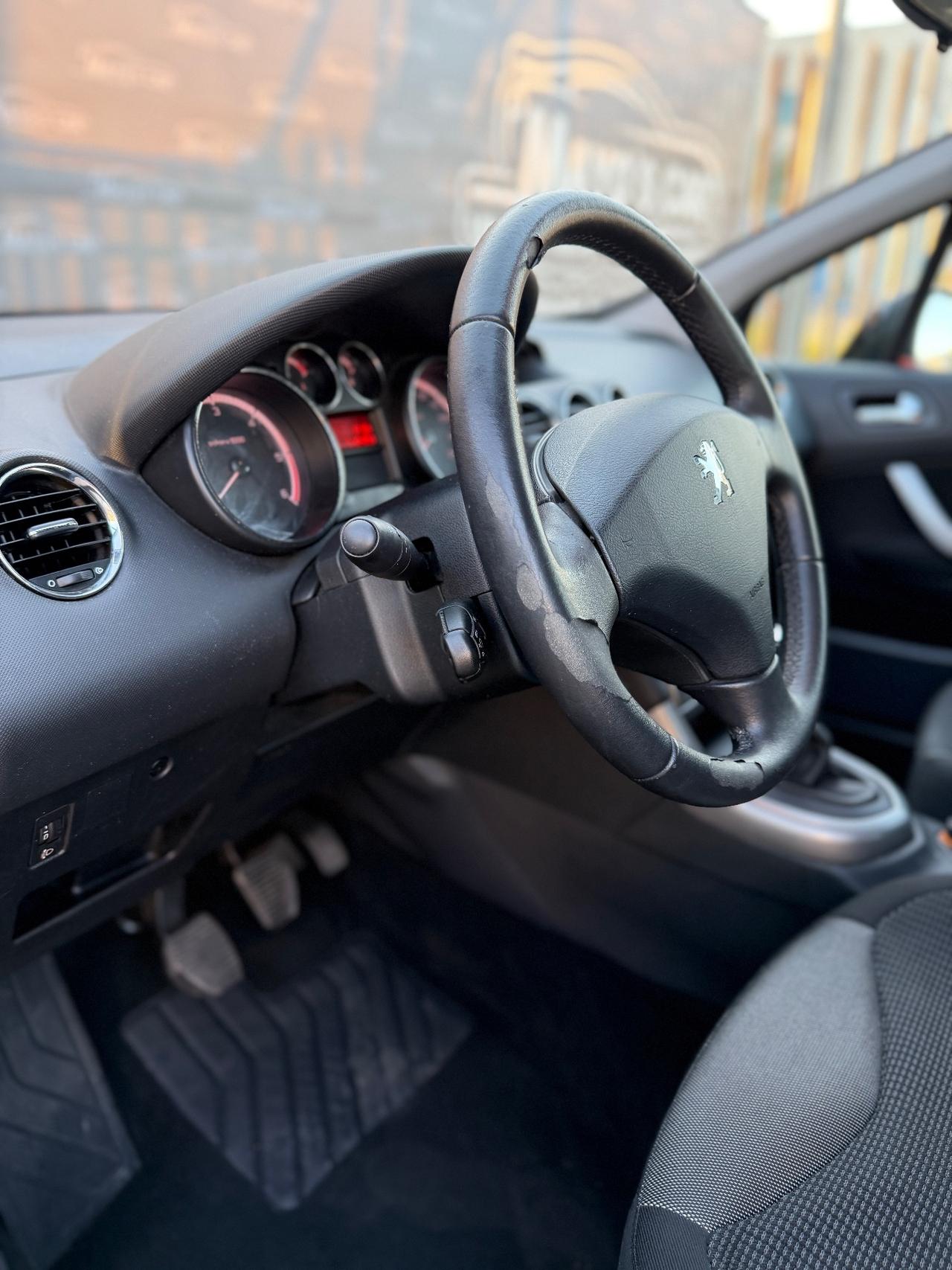 PEUGEOT 308 (anno 2008)