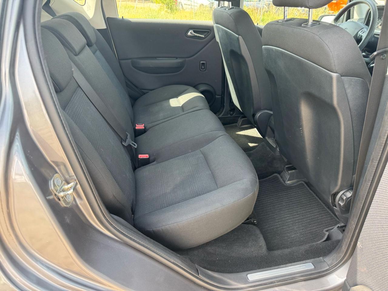 Mercedes-benz A 160 2011 SOLAMENTE 73.000 KM