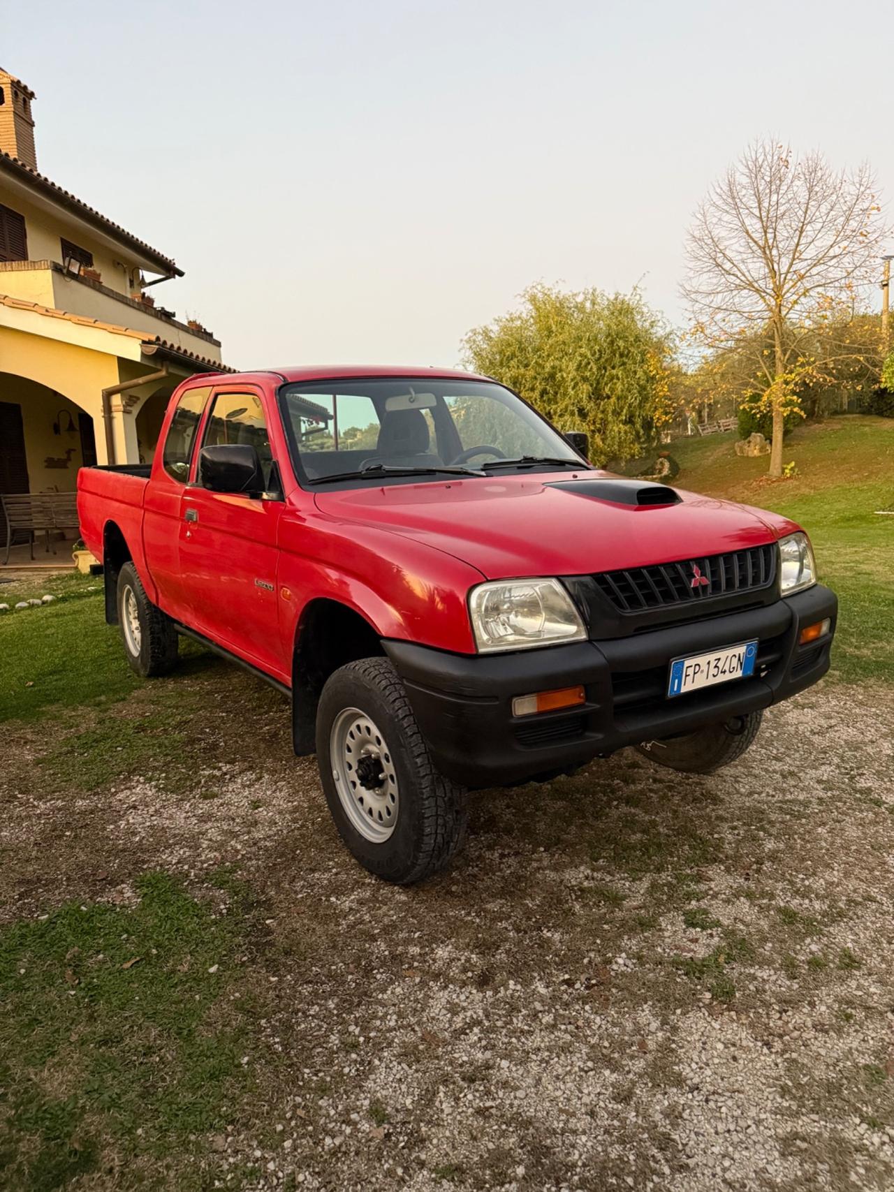 Mitsubishi L200 2.5 TDI 4WD Club Cab Pup. GLS Targ.