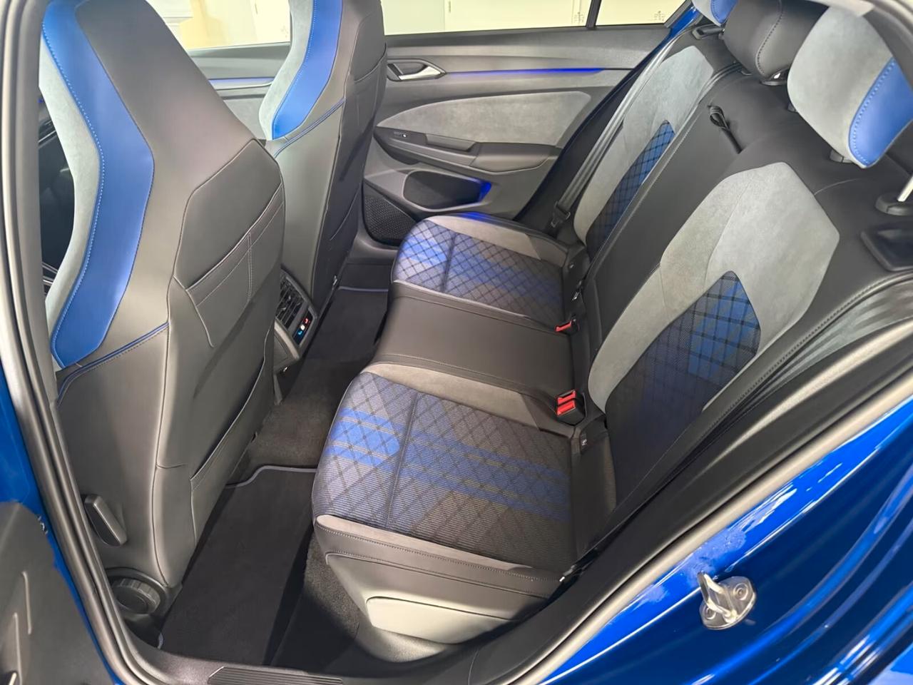 Volkswagen Golf VIII 8 R 4Motion Matrix