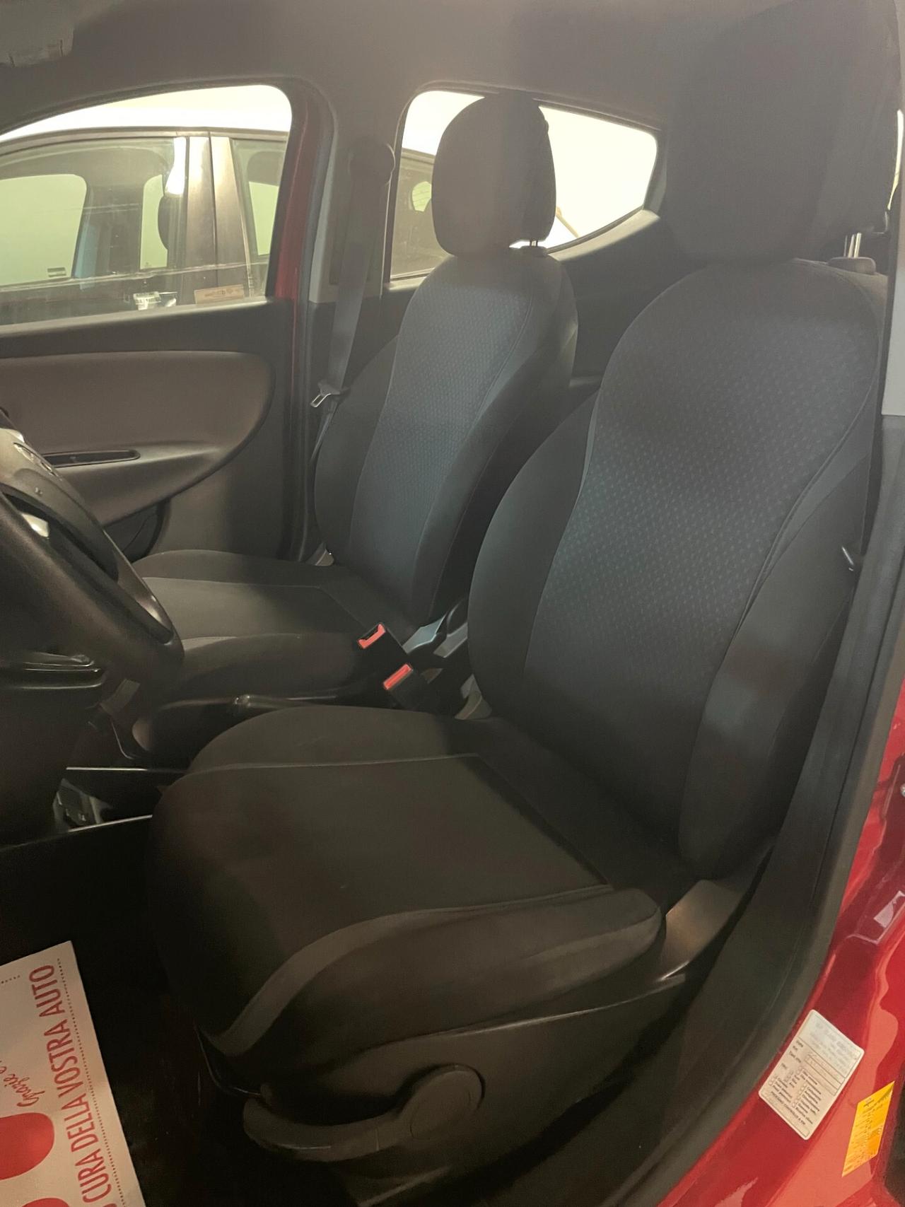 Lancia Y Ypsilon 1.2 Silver Tagliandata Distribuzione Neopatentati