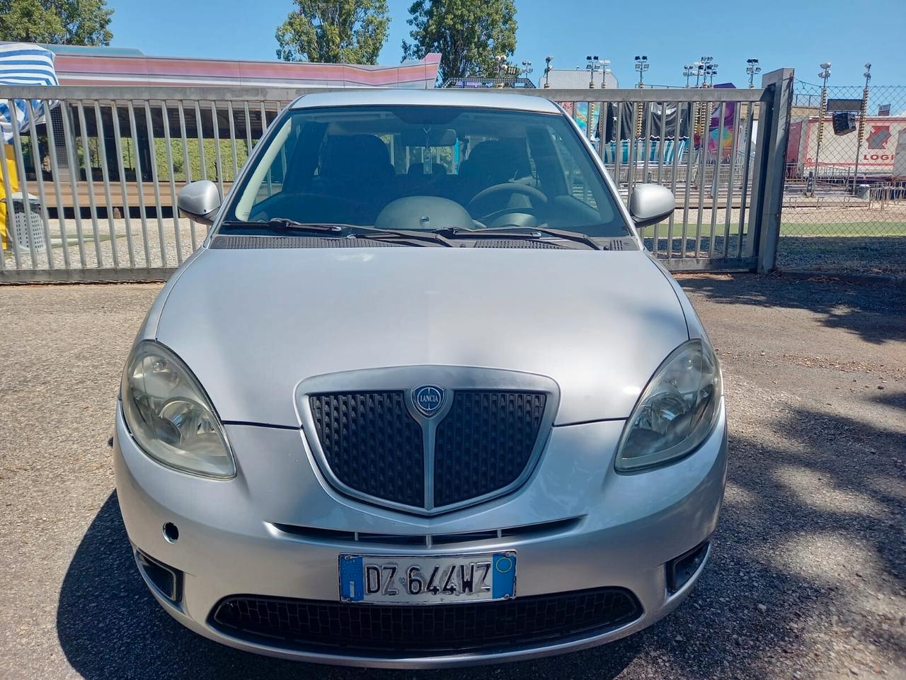 Lancia Ypsilon 1.2 Argento NEOPATENTATI GARANZIA 12 MESI