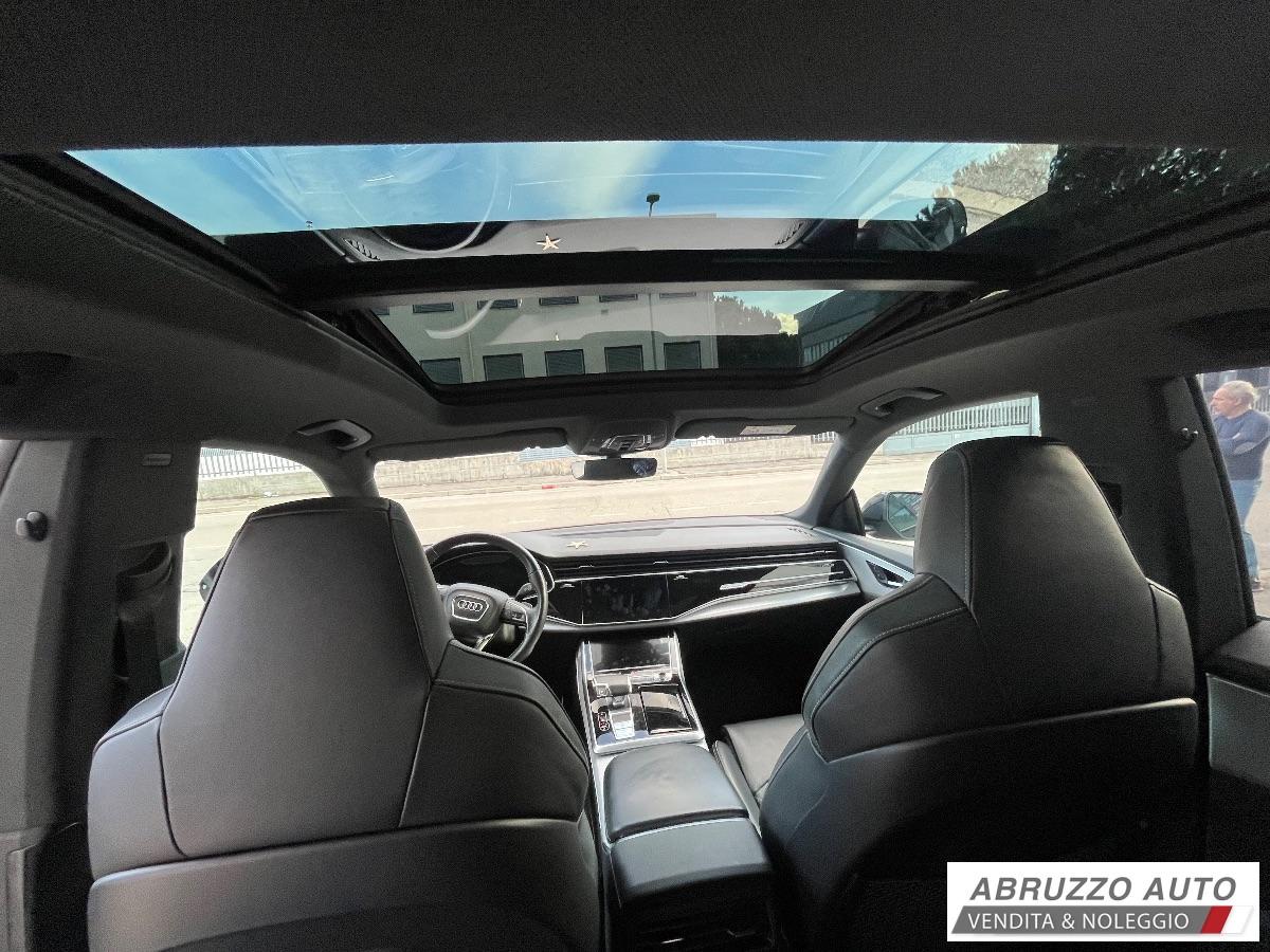 AUDI Q8 50 TDI 286 CV quattro tiptronic Sport Tetto+Gancio