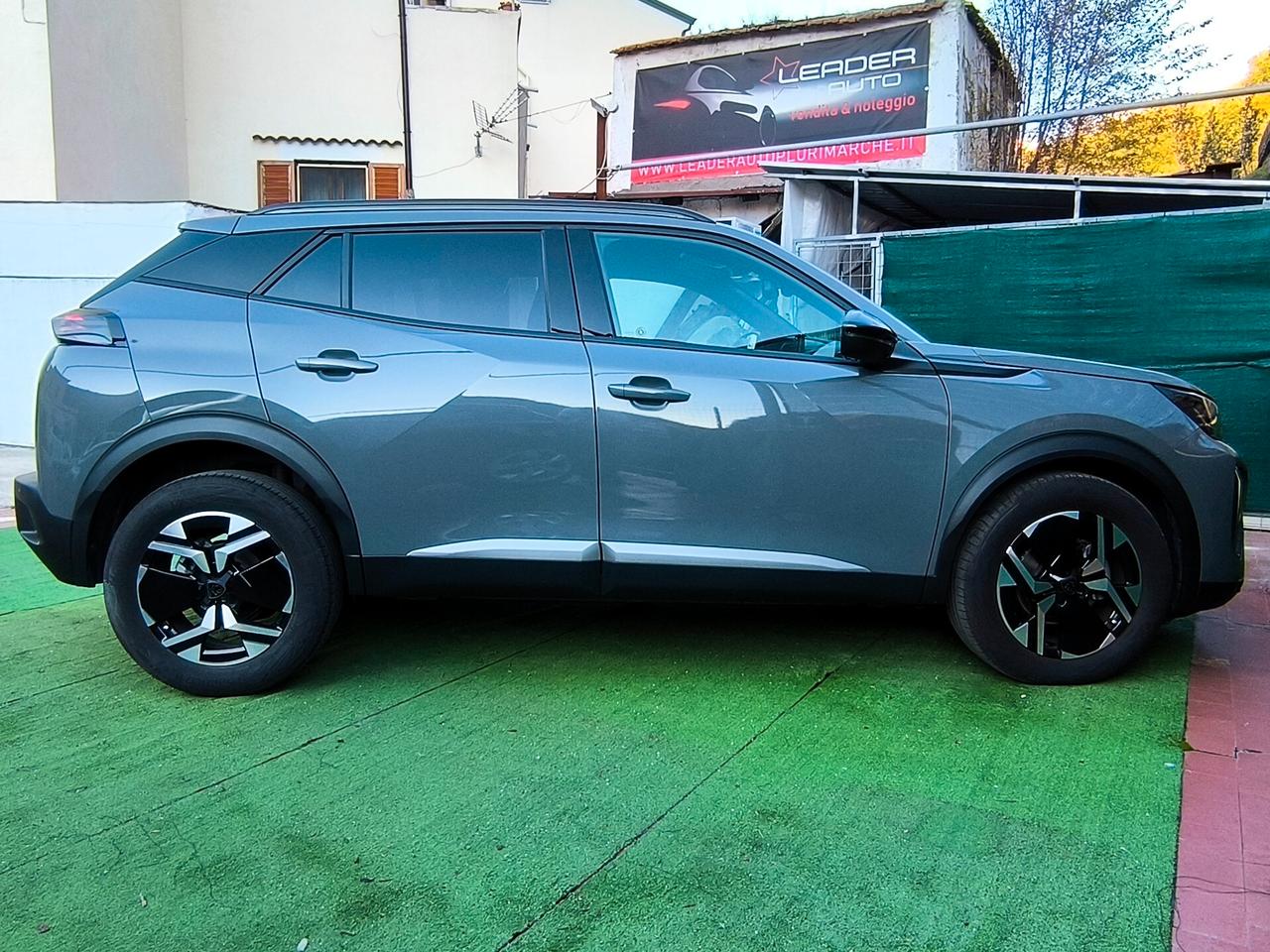 Peugeot 2008 PureTech Allure 3.000 km UNICO PROPRIETARIO