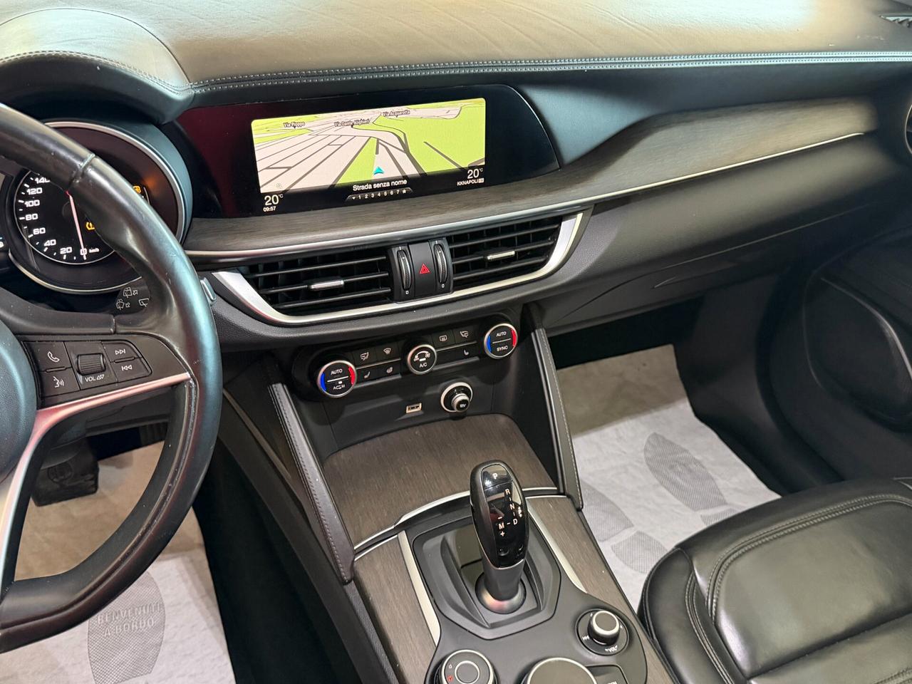 Alfa Romeo Stelvio Q4 2.2 TURBODIESEL 210 cv. AT8 EXECUTIVE (Full)