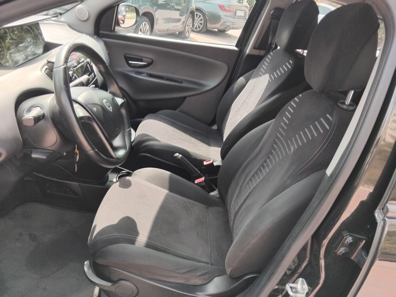 LANCIA YPSLON 1.2 GOLD 69CV GARANZIA 12 MESI