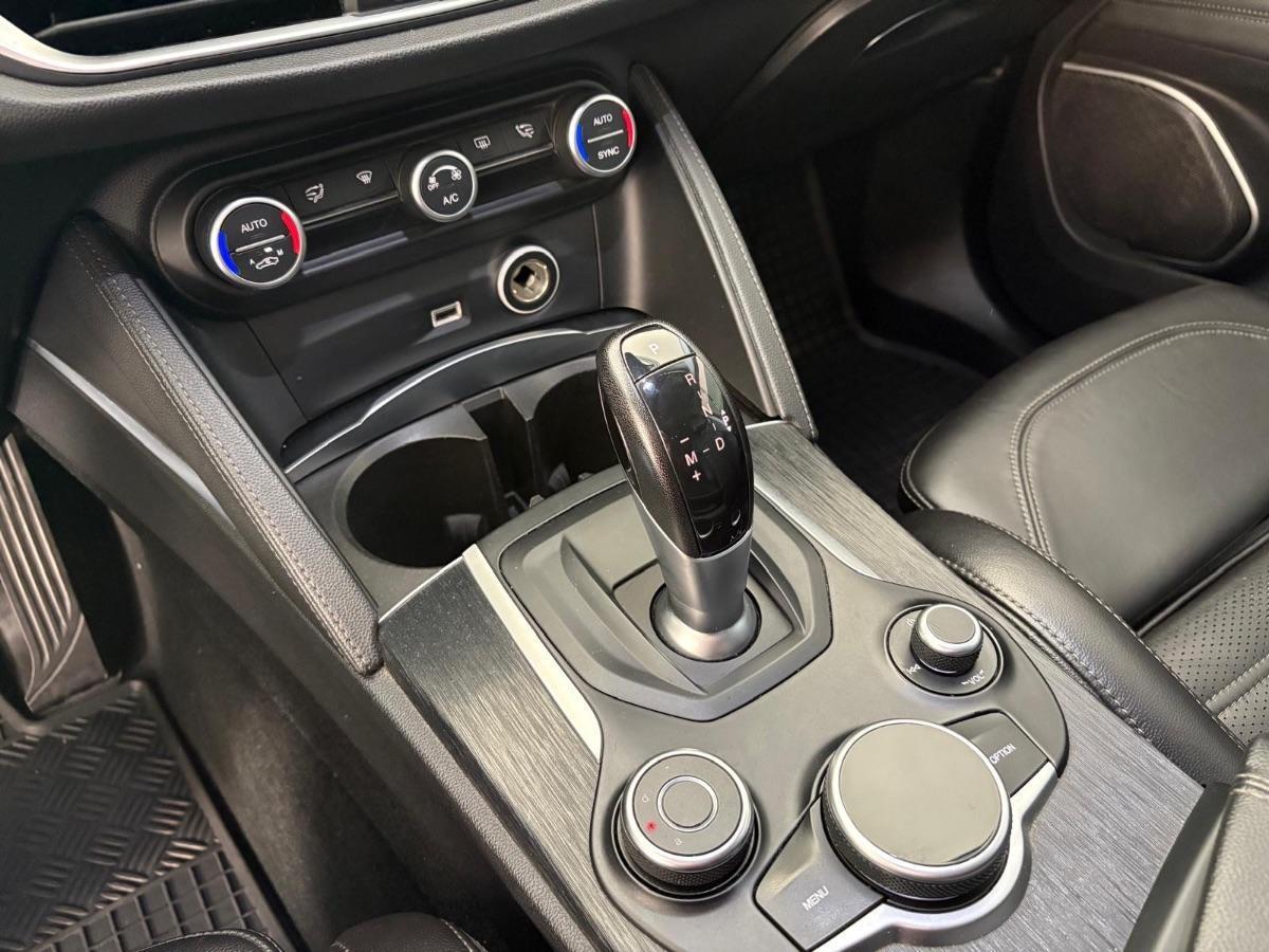 ALFA ROMEO STELVIO 2.2 T.diesel 190 CV AT8 Q4 Exec. UNICO PROPRIETARIO/ NAVIGATORE/ PORTELLONE ELETTRICO