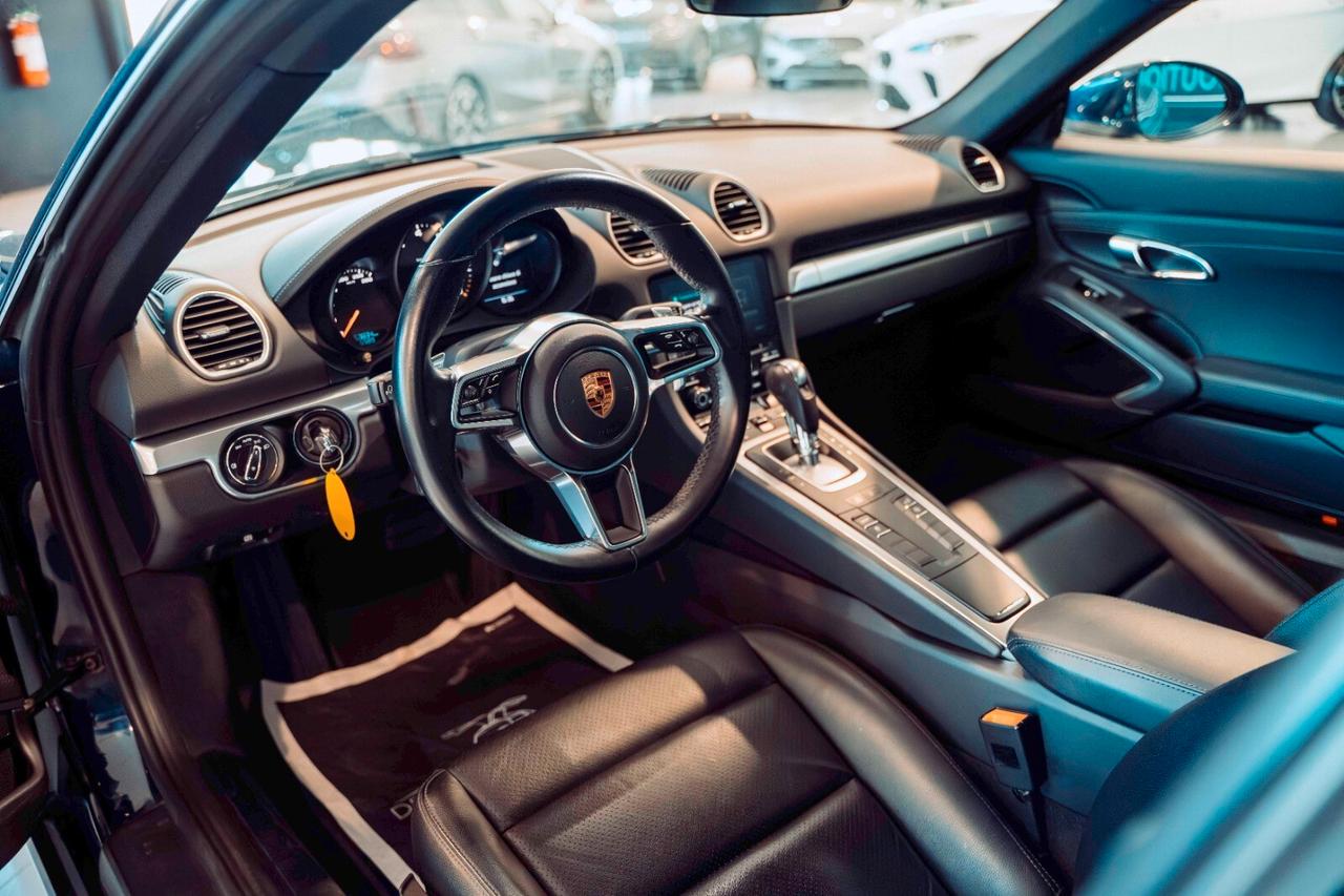 Porsche Cayman 718
