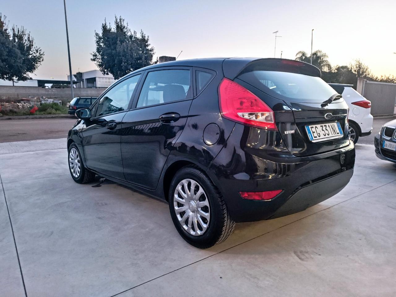 Ford Fiesta 1.4 TDCi idonea neopatentati