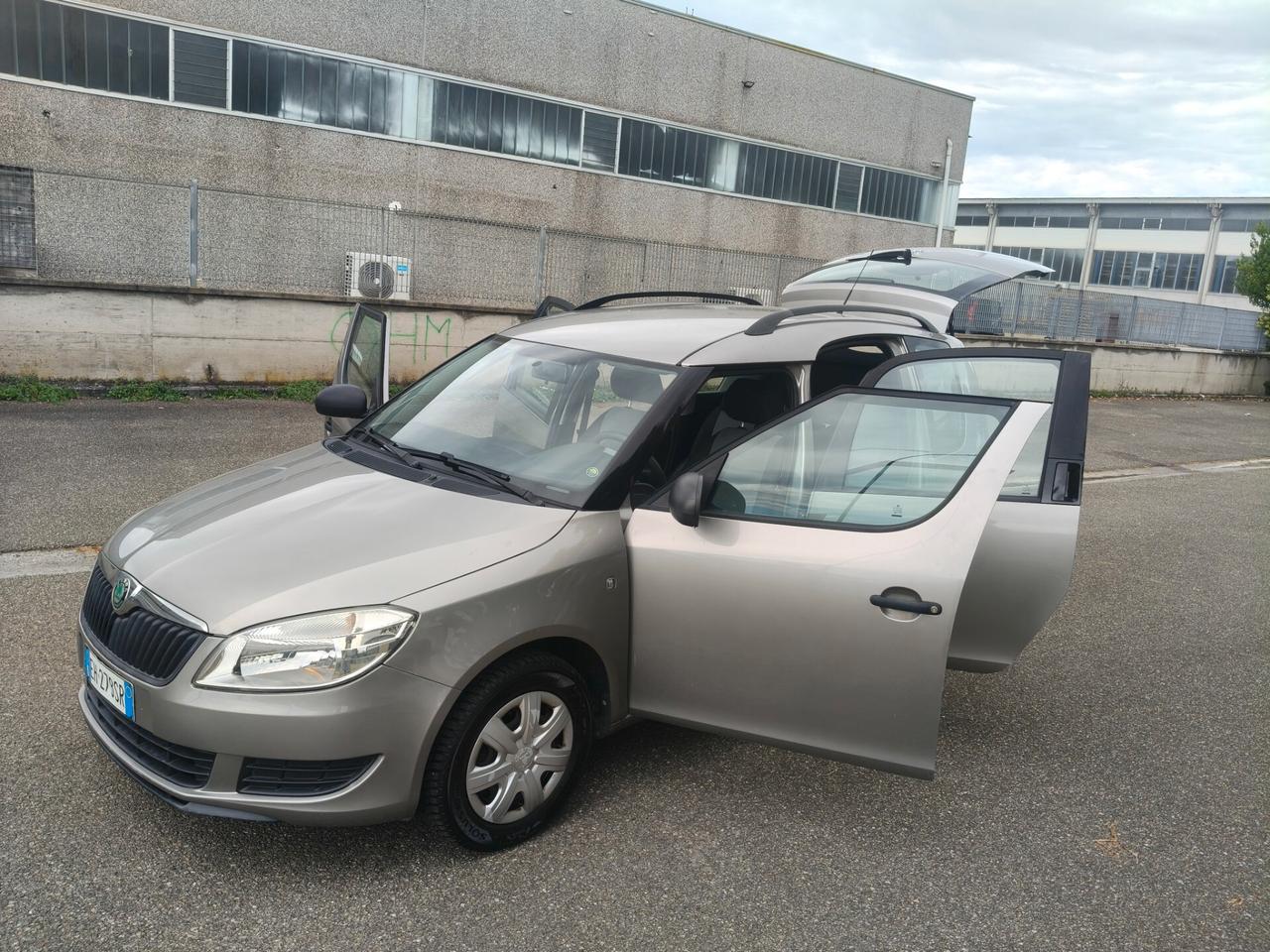 Skoda Roomster 1.2 SOLAMENTE 73.000 KM
