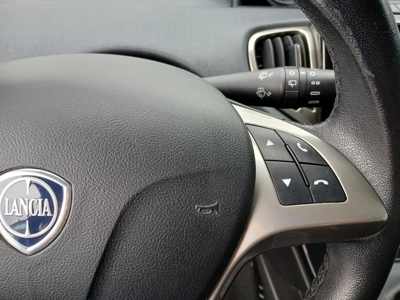 Lancia Ypsilon 1.0 HYBRID 70CV GOLD 2023