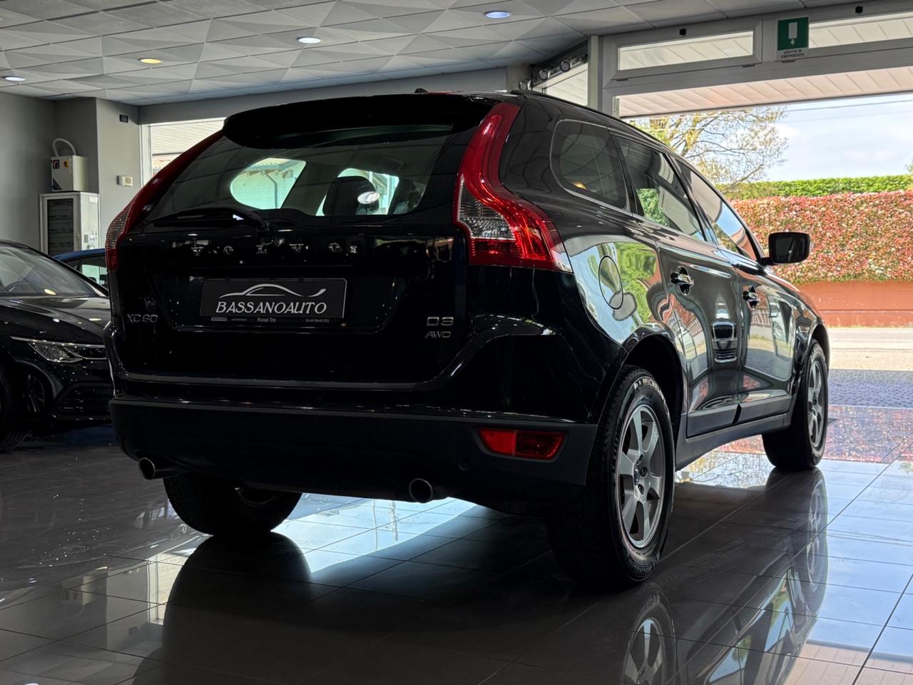 Volvo XC 60 2.4 d4 R-design awd 163cv MANUALE !!