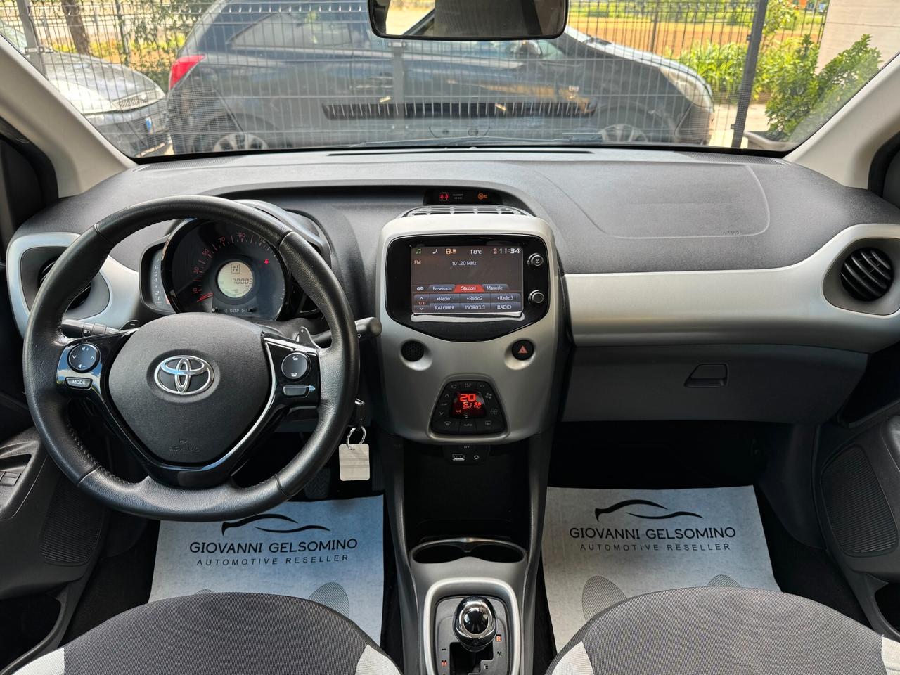 Toyota Aygo 1.0 VVT-i 69 CV 5 porte x-play MMT AUTOMATICA