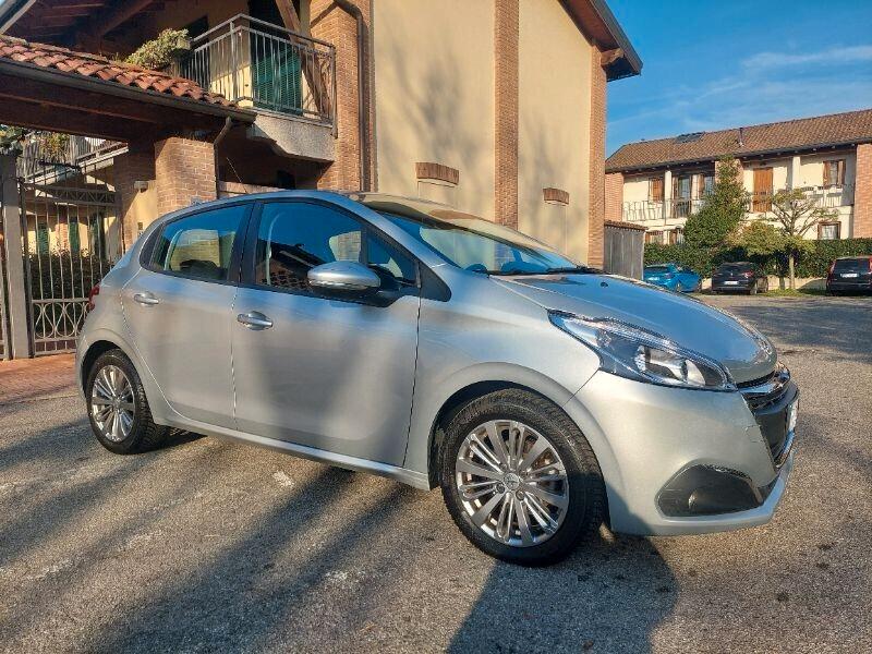 Peugeot 208 Euro 6B 1.2 Benzina 82cv 5 porte Allure OK Neopatentati