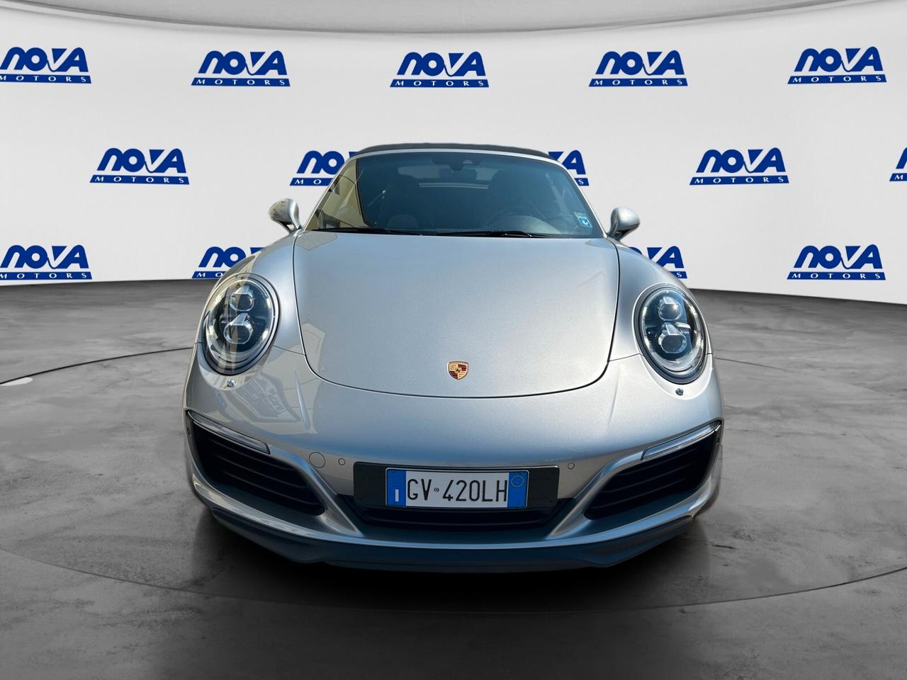 Porsche 911 Carrera 4S Cabriolet PDK Interni heritage design